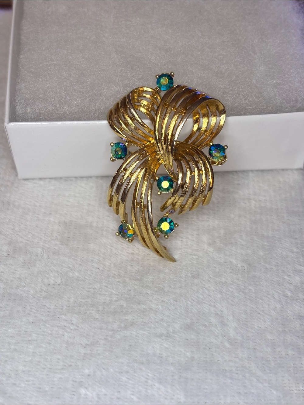 Vintage Signed LISNER Gold Tone AB Rhinestone Fireworks Brooch